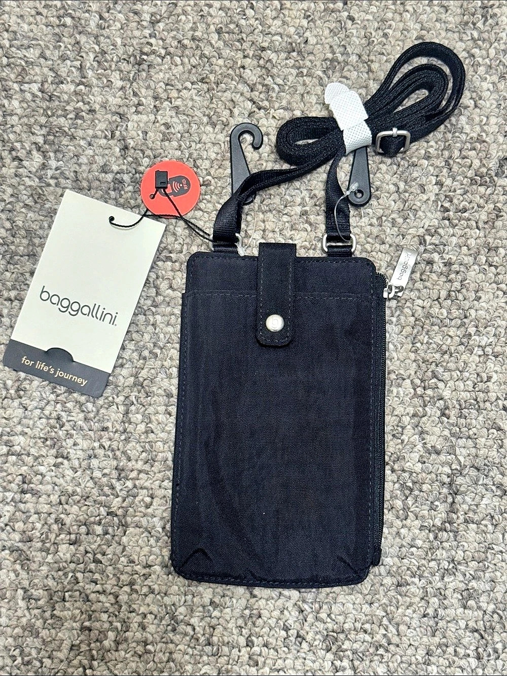 baggallini Modern Everywhere RFID Phone Wallet Crossbody Black NWT